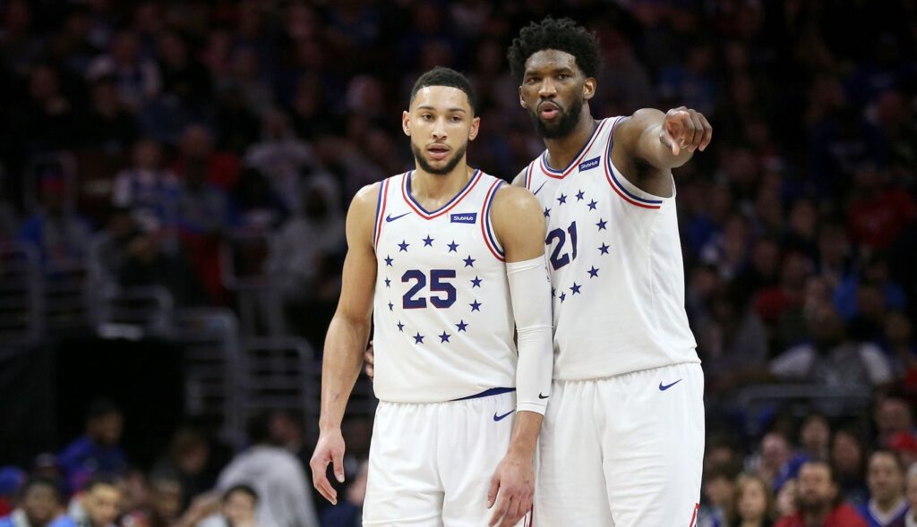 Ben Simmons et Joel Embiid sous le maillot des Sixers