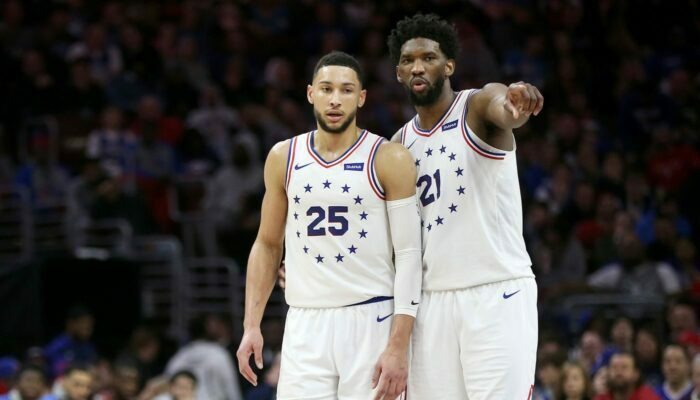 Ben Simmons et Joel Embiid sous le maillot des Sixers