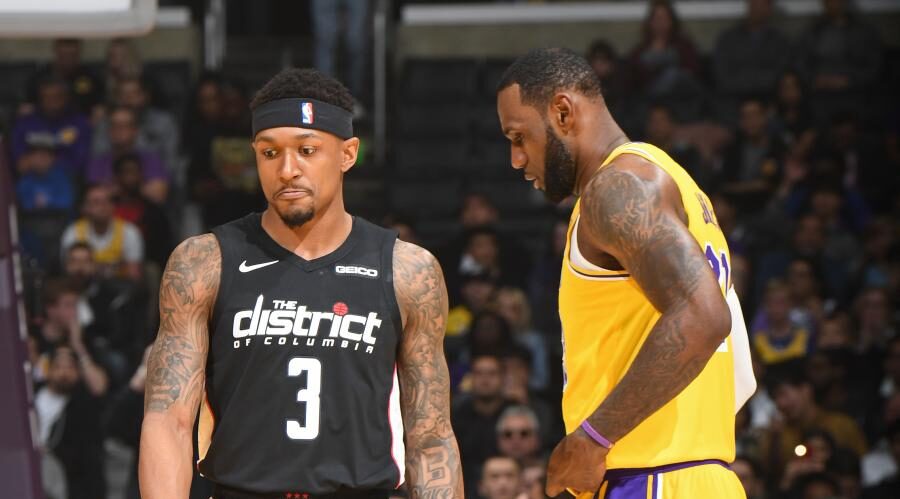 Bradley Beal des Wizards et LeBron James des Lakers