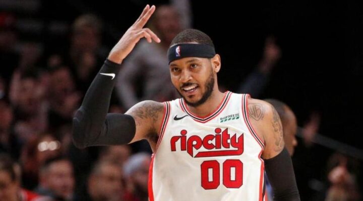 Carmelo Anthony célèbre un action