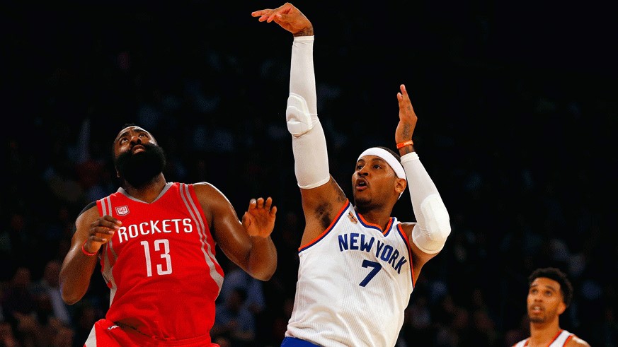 James Harden regarde Carmelo Anthony shooter