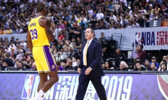 NBA – Frank Vogel recadre Dwight Howard avec humour après son 3 points NBA - Frank Vogel recadre Dwight Howard avec humour après son 3 points