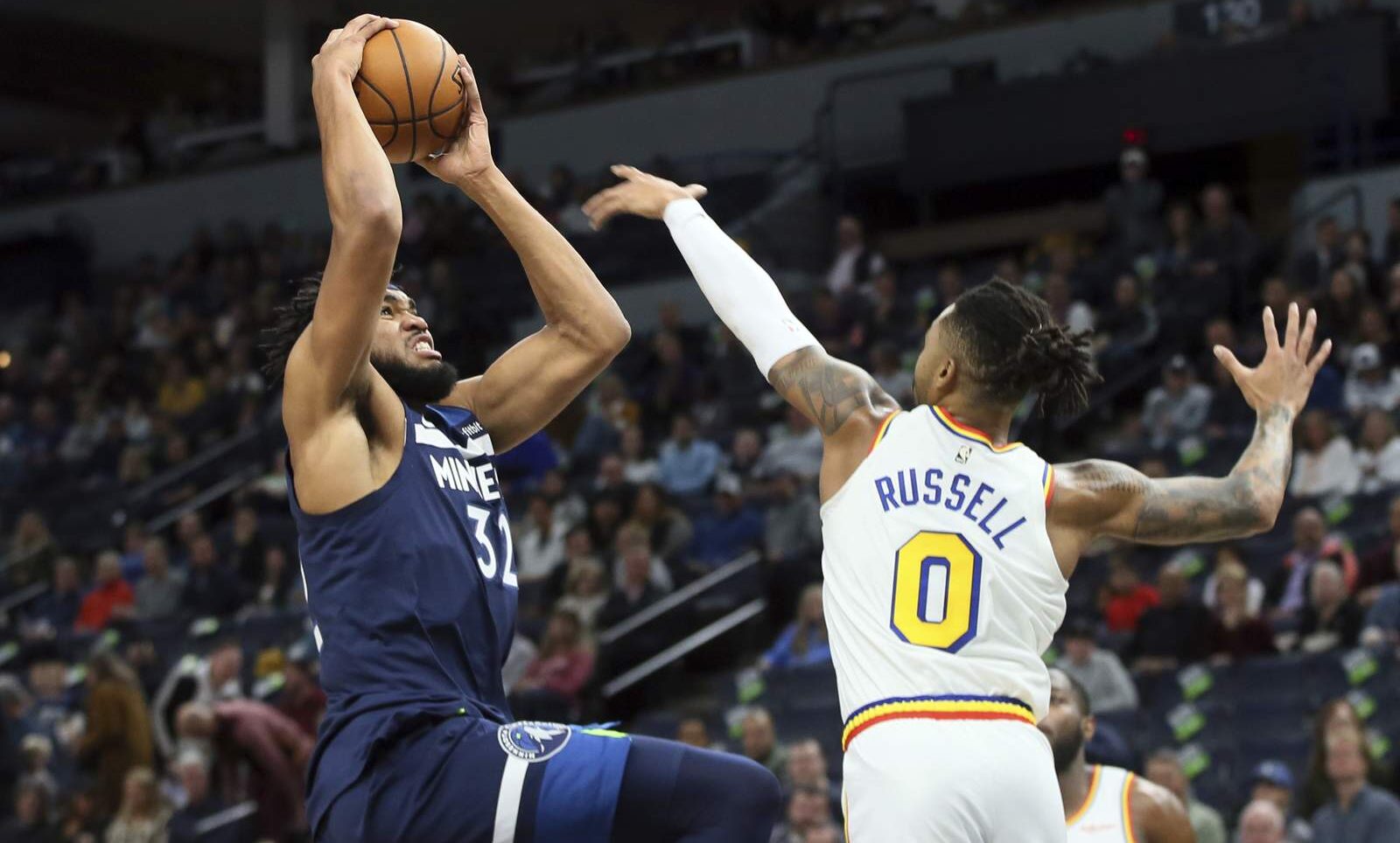 Karl-Anthony Towns face à D'Angelo Russell