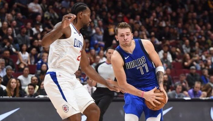 Luka Doncic défendu par Kawhi Leonard