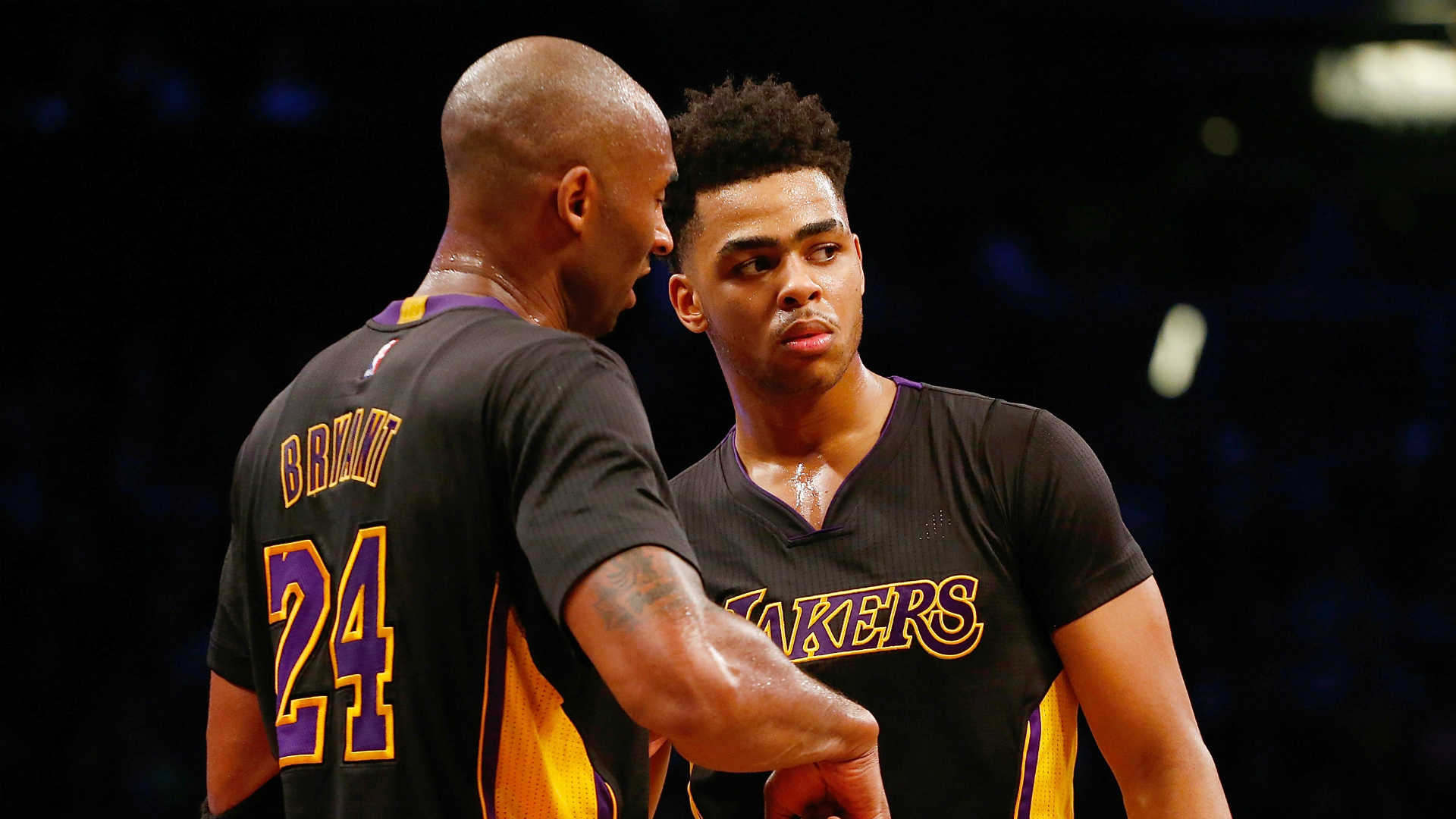 Kobe Bryant et D'Angelo Russell sous le maillot des Lakers
