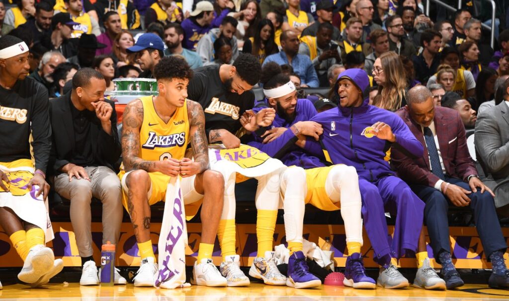 Les Lakers sur le banc