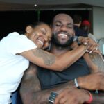 NBA – Pourquoi LeBron avait parfois honte de sa mère plus jeune