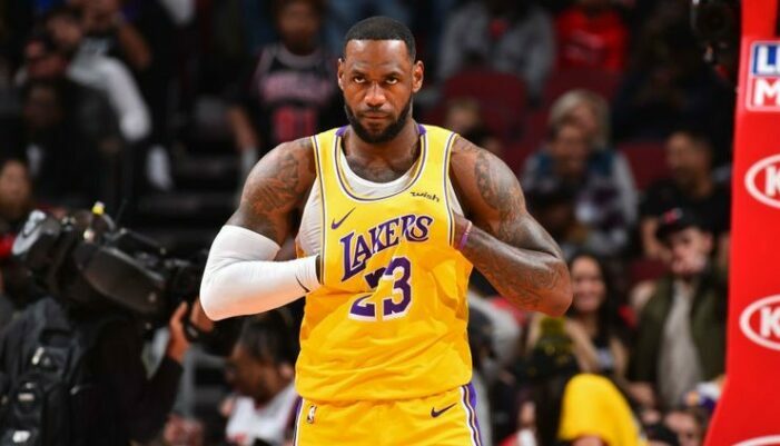 LeBron James sous le maillot des Lakers