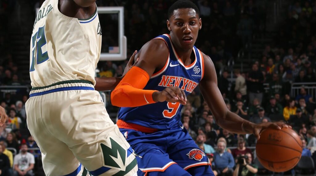 drive de RJ Barrett face aux Bucks