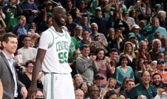 NBA – Les handles fous de Tacko Fall à l’entraînement Tacko Fall et Brad Stevens pendant un match des Celtics