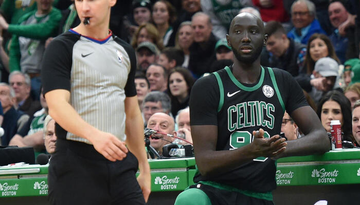 En 2 minutes, Tacko Fall fait le show et reçoit des chants MVP !