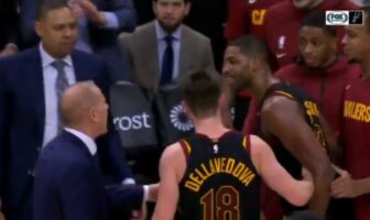 NBA – Agacé par un coéquipier, Tristan Thompson s’énerve sur son coach Agacé par un coéquipier, Tristan Thompson s'énerve sur son coach