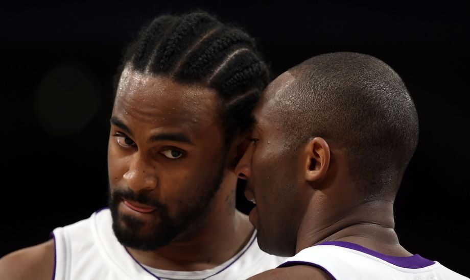 échange entre ronny turiaf et kobe bryant