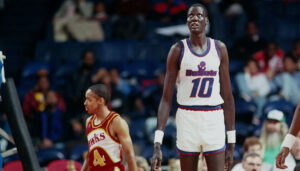 NBA – 25 janvier 1986 : la ligne de stats folle de Manute Bol