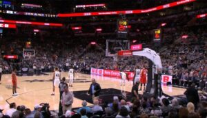 NBA – Poignant hommage à Kobe Bryant sur la première minute de Spurs vs Raptors