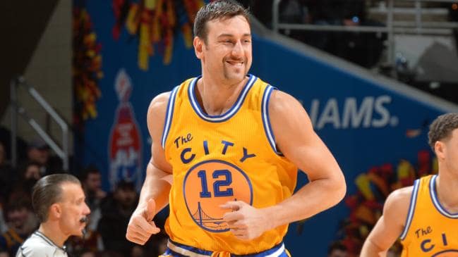 andrew bogut amusé par l'organisation des JO