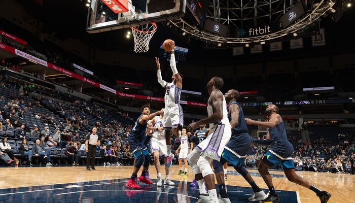 Le panier génial de De'Aaron Fox aurait dû être annulé