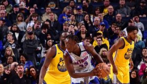 NBA – Encore titulaire, Sekou Doumbouya impressionne et trash-talk le banc des Warriors !