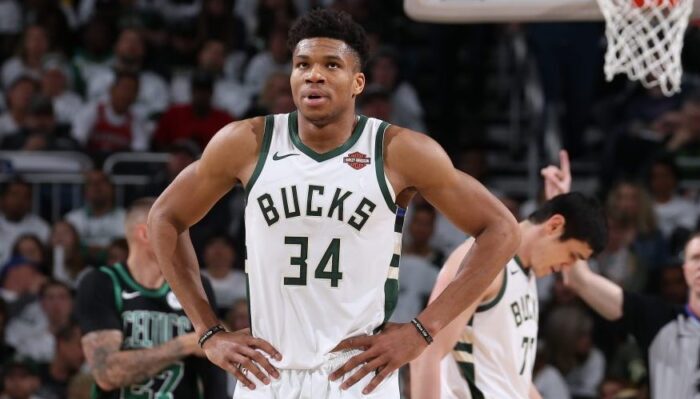 les playoffs cruciaux dans la prolongation de Giannis