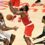 NBA – James Harden donne son avis sur les prises à deux sur lui