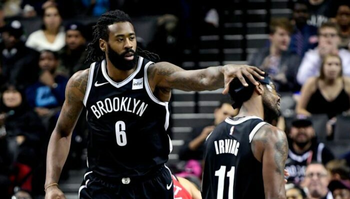 DeAndre Jordan vient à la rescousse de Kyrie Irving