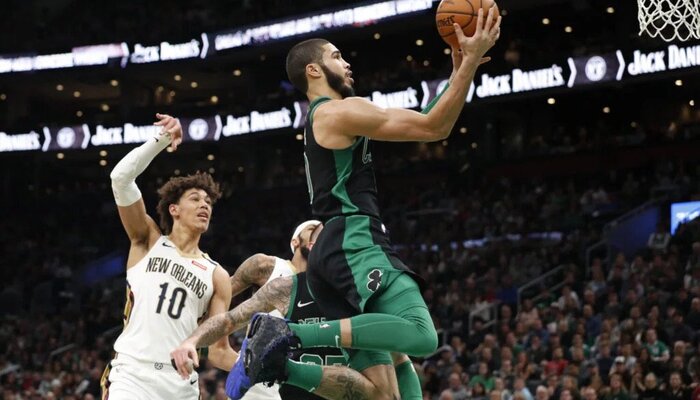 Career-high et ligne de stats unique dans l'histoire pour Jayson Tatum !