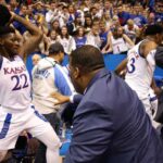 NCAA – Énorme baston entre les deux équipes de Kansas !