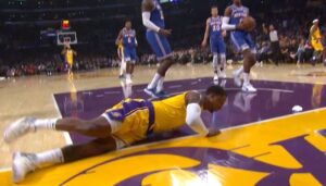 NBA – Bobby Portis exclu contre les Lakers après une très vilaine faute