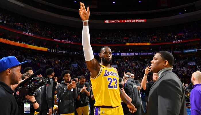 LeBron James dépasse Kobe Bryant dans l'histoire !