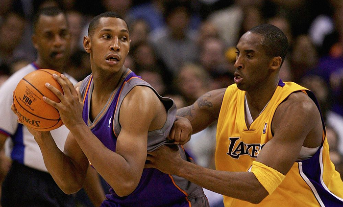 Boris Diaw face à Kobe Bryant lors du 1er tour des playoffs 2006