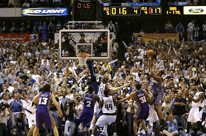 Shoot décisif de Boris Diaw face à Dallas durant les playoffs 2006