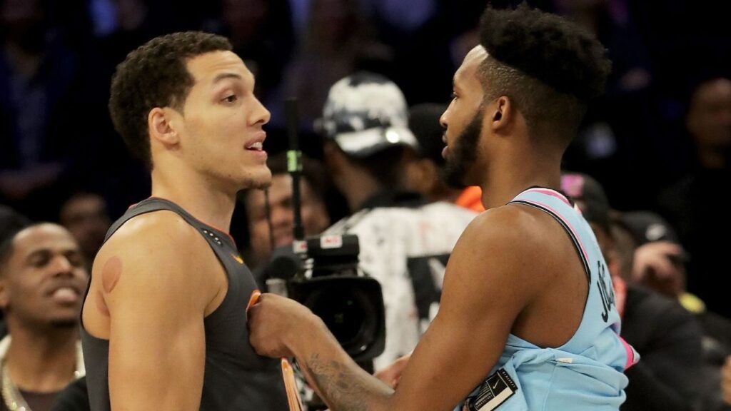 Aaron Gordon et Derrick Jones Jr. lors du Dunk Contest 2020