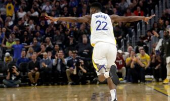 NBA – « Les Warriors vont lâcher leur top pick et Andrew Wiggins » Andrew Wiggins célèbre l’un de ses paniers sous le maillot des Golden State Warriors