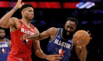 NBA – Le coach des Bucks pas du tout d’accord avec James Harden Giannis Antetokounmpo défend sur James Harden lors du All-Star Game 2020