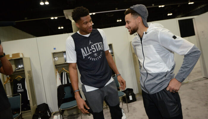 Giannis Antetokounmpo et Stephen Curry à l’occasion du All-Star Game 2020