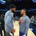 NBA – Le duo Karl-Anthony Towns/D’Angelo Russell encore retardé