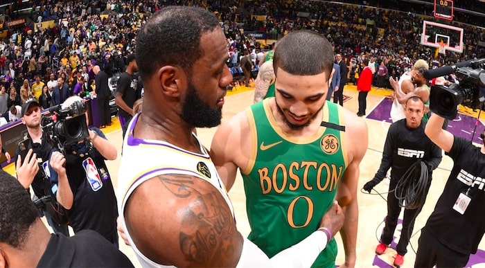 lebron james félicite jayson tatum