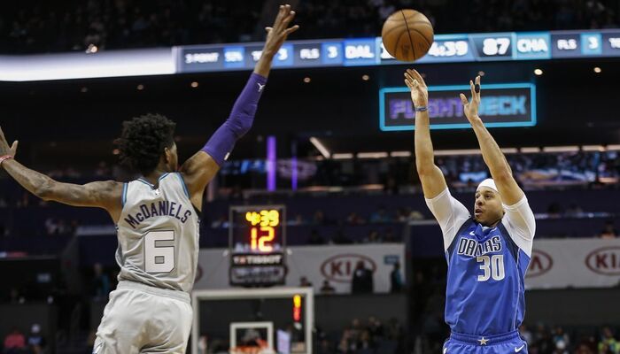 Seth Curry devient surhumain comme Steph... et le dépasse dans l'histoire !