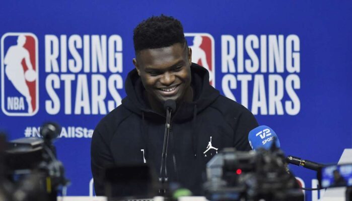 Zion Williamson en conférence de presse à la veille du RIsing Stars Challenge