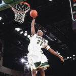 NBA – Des photos iconiques de LeBron au lycée resurgissent, il réagit