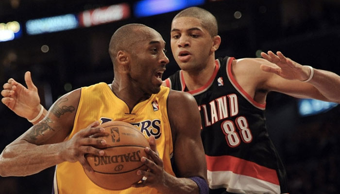Kobe Bryant en duel avec Nicolas Batum lors d’une rencontre opposant les Los Angeles Lakers aux Portland Trail Blazers