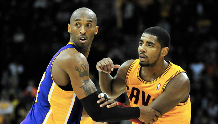 Kobe Bryant et Kyrie Irving lors d’un match opposant les Cleveland Cavaliers aux Los Angeles Lakers, le 11 décembre 2012