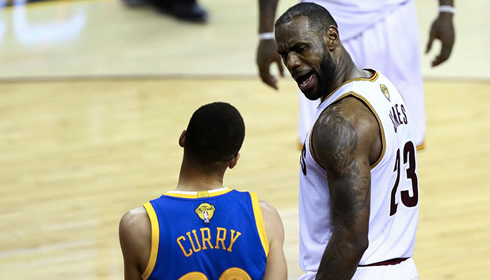 LeBron James trashtalke Stephen Curry lors du Game 6 des Finales 2016 opposant les Cleveland Cavaliers aux Golden State Warriors