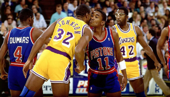 Magic Johnson et Isiah Thomas se livrent un duel fratricide lors des Finales NBA en 1988...