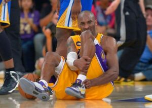 NBA – 12 avril 2013 : Kobe Bryant défie les lois de la science