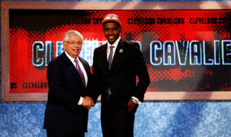 NBA – « Et si on redraftait ? » : La Draft 2011 Kyrie Irving lors de la Draft NBA 2011