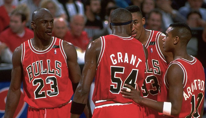 Michael Jordan, Horace Grant, Scottie Pippen et B.J. Armstrong sous le maillot des Chicago Bulls lors des Finales NBA 1992