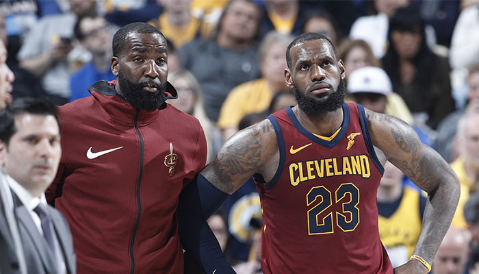 Kendrick Perkins et LeBron James sous les couleurs des Cleveland Cavaliers