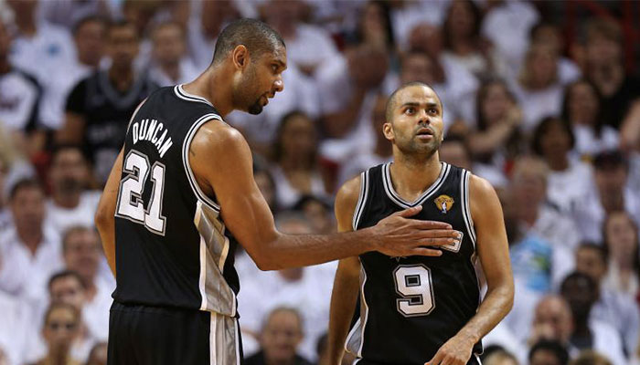 Tim Duncan et Tony Parker sous le maillot des San Antonio Spurs