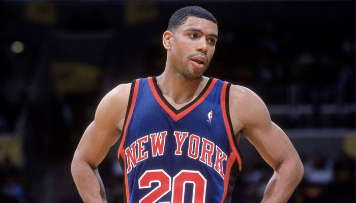L’ancien joueur NBA Allan Houston sous le maillot des New York Knicks